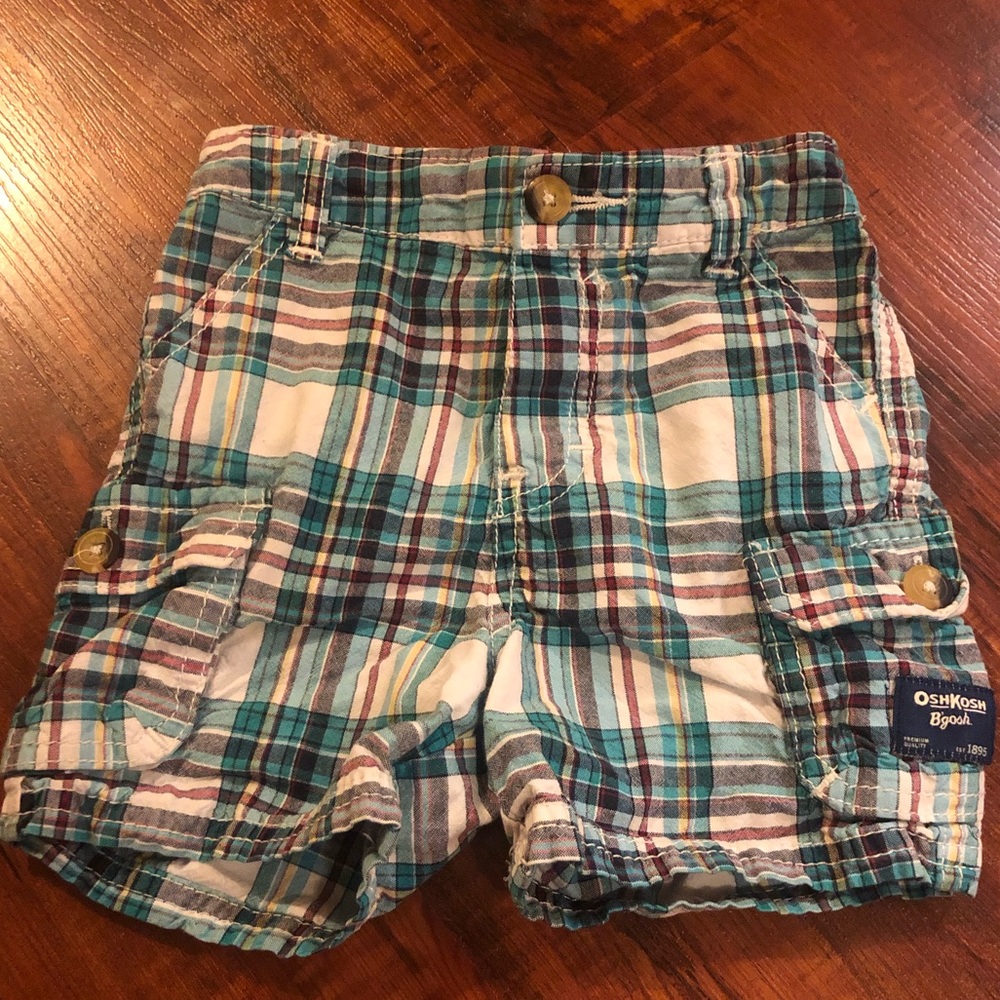 🔴 OshKosh plaid shorts •